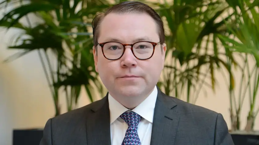 Fredrik Engström, advokat på Svensk Inkasso, porträtt.